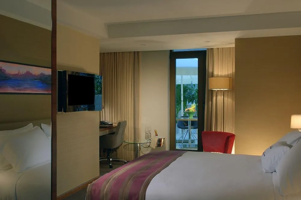 Doubletree By Hilton Istanbul - Old Town Hotell