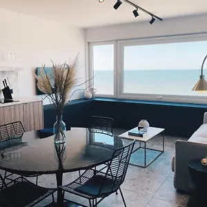 https://new-wonderful-architect-designed-flat-with-sea-view.hotelsghent.com