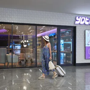 Hotel Yotelair Airport, Duty Free - International Transit Area